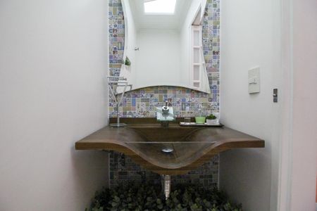 Apartamento à venda com 128m², 3 quartos e 2 vagas Apartamento à venda com 128m², 3 quartos e 2 vagasLavabo