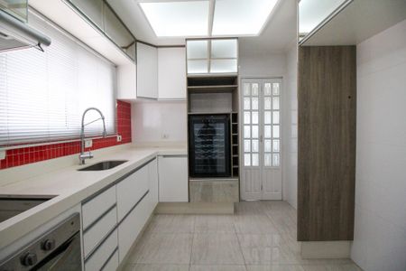 Apartamento à venda com 128m², 3 quartos e 2 vagas Apartamento à venda com 128m², 3 quartos e 2 vagasCozinha