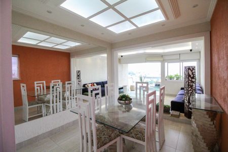 Apartamento à venda com 128m², 3 quartos e 2 vagas Apartamento à venda com 128m², 3 quartos e 2 vagasSala de Jantar