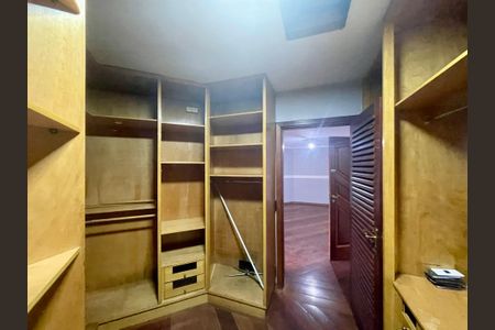 Casa para alugar com 300m², 4 quartos e 4 vagasCloset