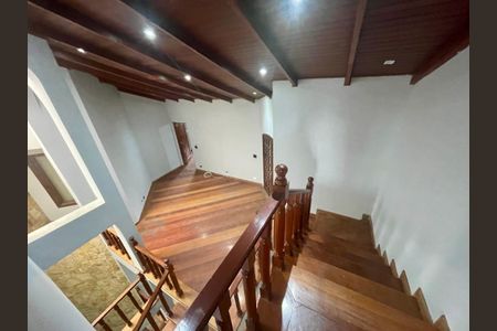 Casa para alugar com 300m², 4 quartos e 4 vagasHall Escada