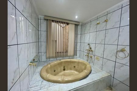 Casa para alugar com 300m², 4 quartos e 4 vagasBanheiro 1