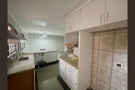 Casa para alugar com 300m², 4 quartos e 4 vagasCozinha