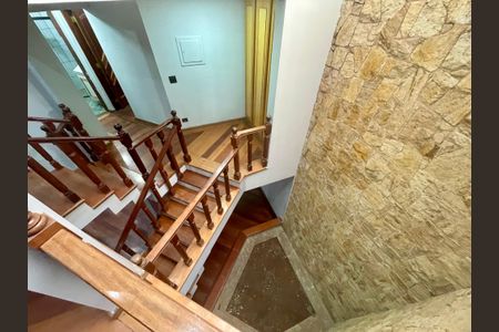 Casa para alugar com 300m², 4 quartos e 4 vagasÁrea interna