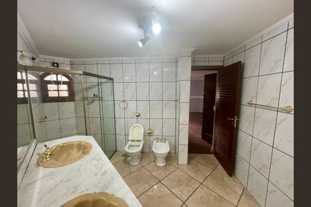 Casa para alugar com 300m², 4 quartos e 4 vagasBanheiro 1