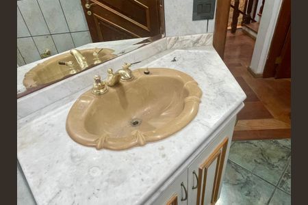 Casa para alugar com 300m², 4 quartos e 4 vagasBanheiro 2