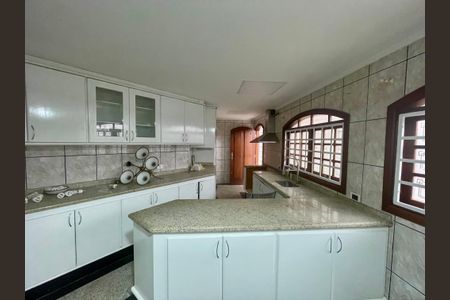 Casa para alugar com 300m², 4 quartos e 4 vagasCozinha