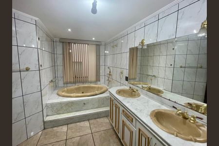 Casa para alugar com 300m², 4 quartos e 4 vagasBanheiro 1