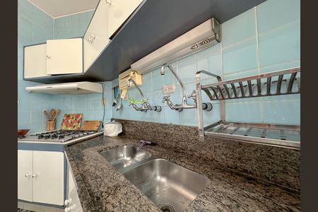 Casa para alugar com 800m², 4 quartos e 2 vagasCozinha