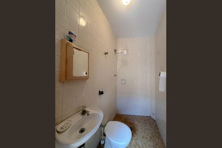 Casa para alugar com 800m², 4 quartos e 2 vagasBanheiro externo