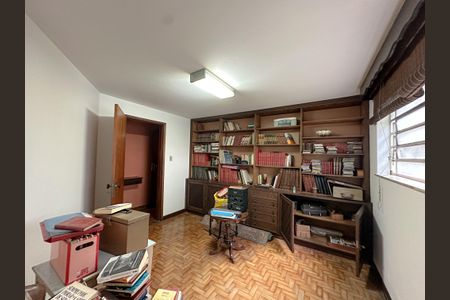 Casa para alugar com 800m², 4 quartos e 2 vagasEscritório