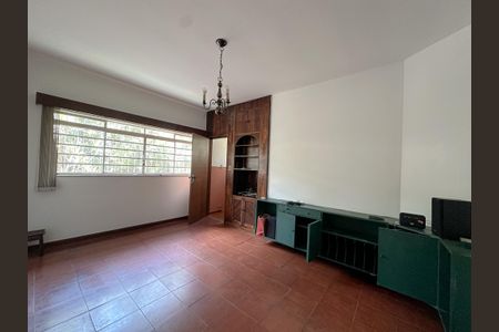 Casa para alugar com 800m², 4 quartos e 2 vagasSala de TV