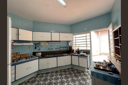 Casa para alugar com 800m², 4 quartos e 2 vagasCozinha