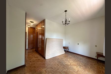 Casa para alugar com 800m², 4 quartos e 2 vagasSuíte