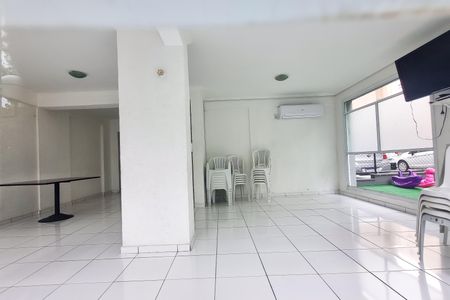 Apartamento para alugar com 56m², 2 quartos e 1 vaga Apartamento para alugar com 56m², 2 quartos e 1 vagaÁrea comum - Salão de festas