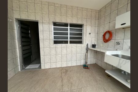 Casa para alugar com 200m², 2 quartos e 1 vagaQuintal