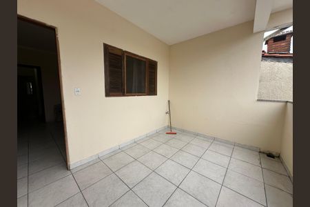 Casa para alugar com 200m², 2 quartos e 1 vagaSacada