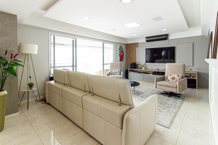 Apartamento à venda com 186m², 4 quartos e 3 vagasSala