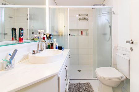 Apartamento à venda com 186m², 4 quartos e 3 vagasBanheiro da Suíte 2