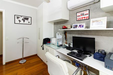 Apartamento à venda com 186m², 4 quartos e 3 vagasQuarto