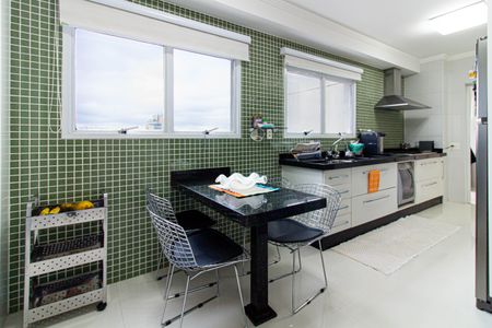 Apartamento à venda com 186m², 4 quartos e 3 vagasCozinha