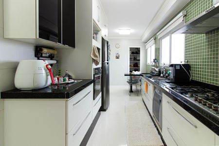 Apartamento à venda com 186m², 4 quartos e 3 vagasCozinha