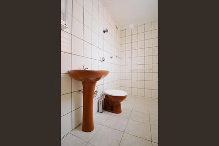 Casa de condomínio para alugar com 140m², 2 quartos e sem vagaBanheiro da Suíte