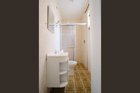 Banheiro andar de baixo de casa de condomínio para alugar com 2 quartos, 140m² em Penha de França, São Paulo