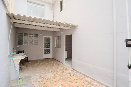 Casa de condomínio para alugar com 140m², 2 quartos e sem vagaQuintal