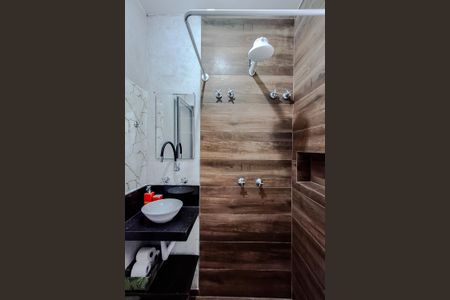 Casa para alugar com 90m², 2 quartos e 1 vaga Casa para alugar com 90m², 2 quartos e 1 vagaBanheiro da Suíte