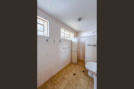 Casa à venda com 160m², 3 quartos e 2 vagasBanheiro