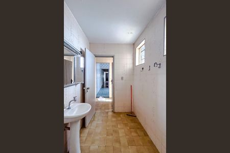 Casa à venda com 160m², 3 quartos e 2 vagasBanheiro