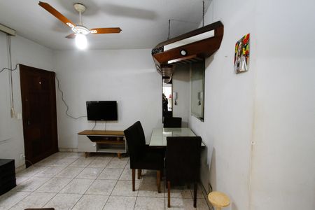 Sala de apartamento para alugar com 3 quartos, 60m² em Jardim Montanhês, Belo Horizonte