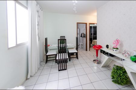Sala de apartamento à venda com 2 quartos, 53m² em João Pinheiro, Belo Horizonte