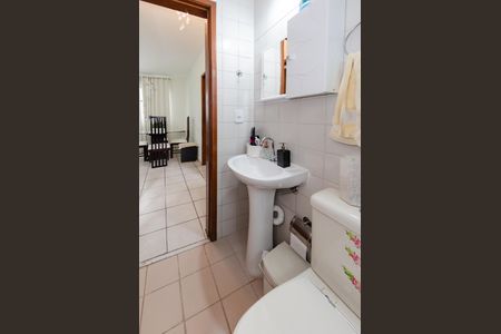 Banheiro de apartamento à venda com 2 quartos, 53m² em João Pinheiro, Belo Horizonte