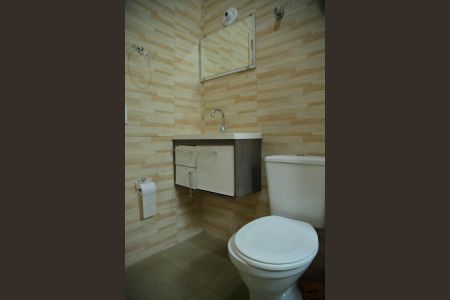 Casa à venda com 150m², 2 quartos e 2 vagasBanheiro Social 