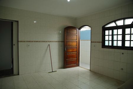 Casa à venda com 150m², 2 quartos e 2 vagasSala - Edícula 