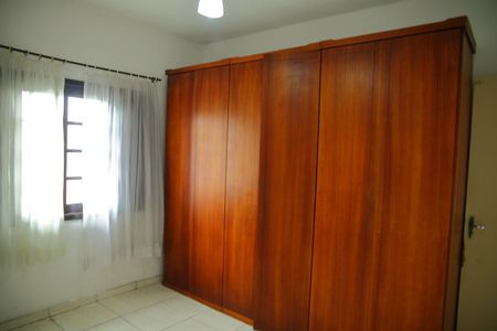 Quarto 1  de casa para alugar com 2 quartos, 150m² em Jardim Lavinia, São Bernardo do Campo