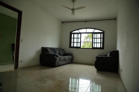 Casa à venda com 150m², 2 quartos e 2 vagasSala