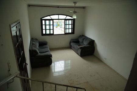 Casa à venda com 150m², 2 quartos e 2 vagasSala