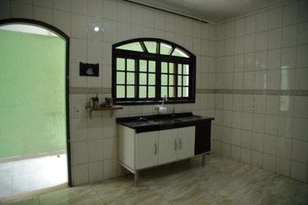 Casa à venda com 150m², 2 quartos e 2 vagasCozinha 