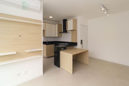 Apartamento para alugar com 80m², 2 quartos e 1 vaga Apartamento para alugar com 80m², 2 quartos e 1 vagaSala