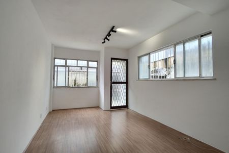Apartamento para alugar com 70m², 2 quartos e sem vagaSala