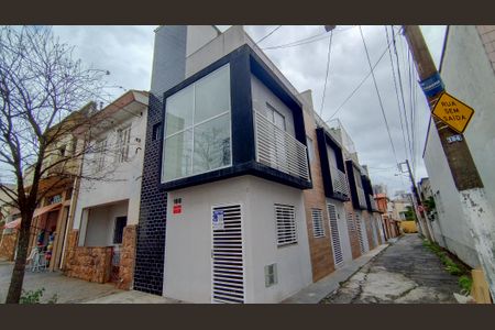 Casa para alugar com 70m², 2 quartos e sem vagaFachada