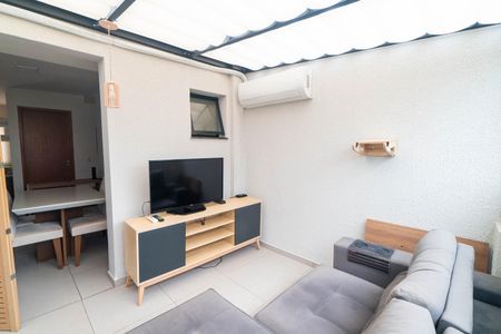 Sacada - Sala de apartamento para alugar com 1 quarto, 43m² em Parque Jabaquara, São Paulo
