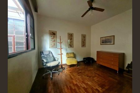 Casa à venda com 180m², 3 quartos e 3 vagas
