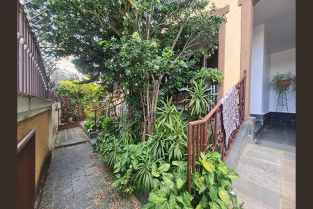 Casa à venda com 180m², 3 quartos e 3 vagas