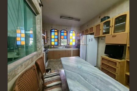 Casa à venda com 180m², 3 quartos e 3 vagas