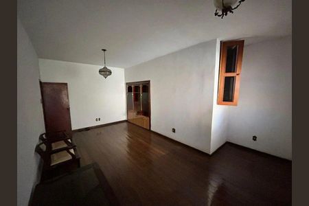 Casa à venda com 5 quartos, 400m² em Sagrada Família, Belo Horizonte