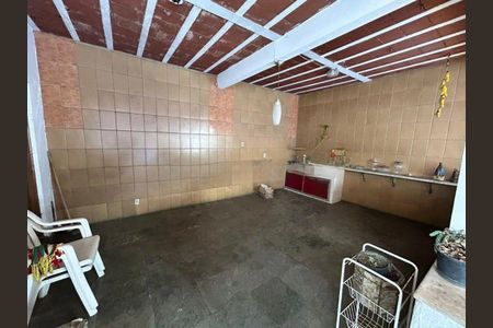 Casa à venda com 5 quartos, 400m² em Sagrada Família, Belo Horizonte